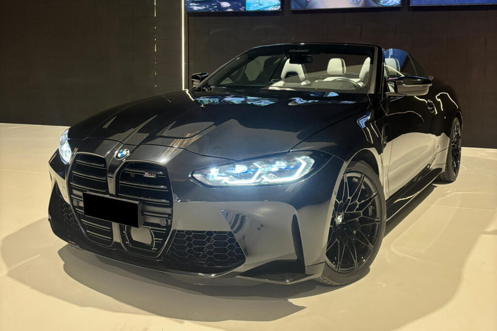 BMW M4 Convertible Black Front Milan