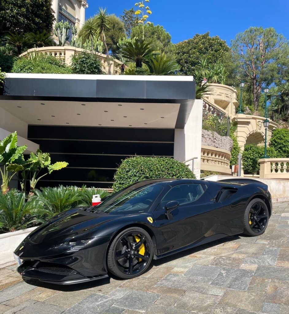 imgi_64_Ferrari-SF90-Spider-Black-2