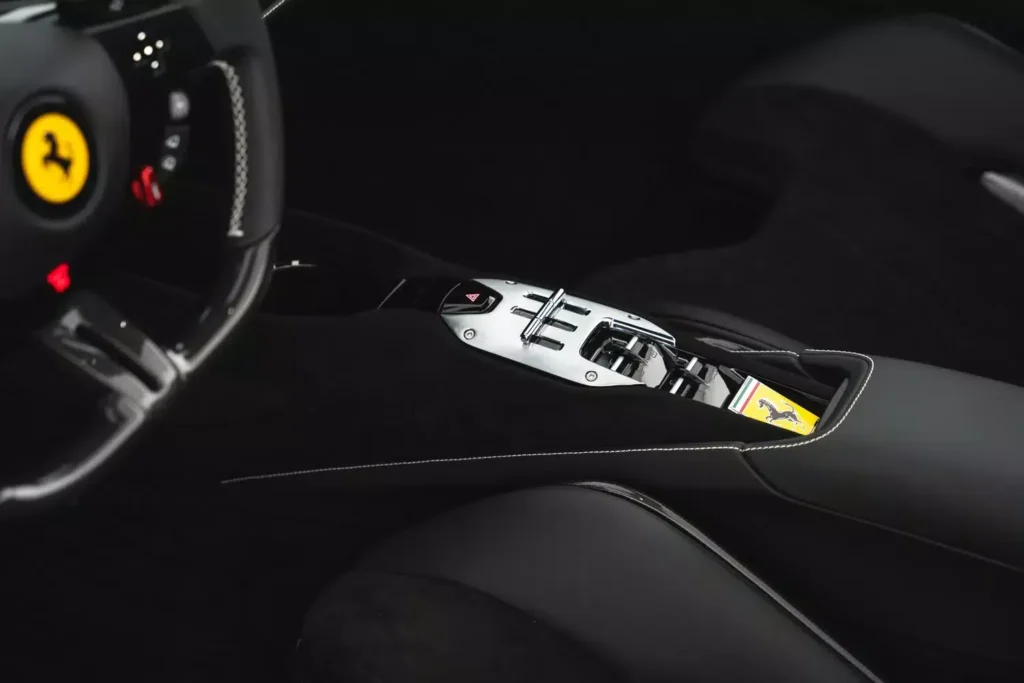 imgi_68_Ferrari-SF90-Silver-Interior-6