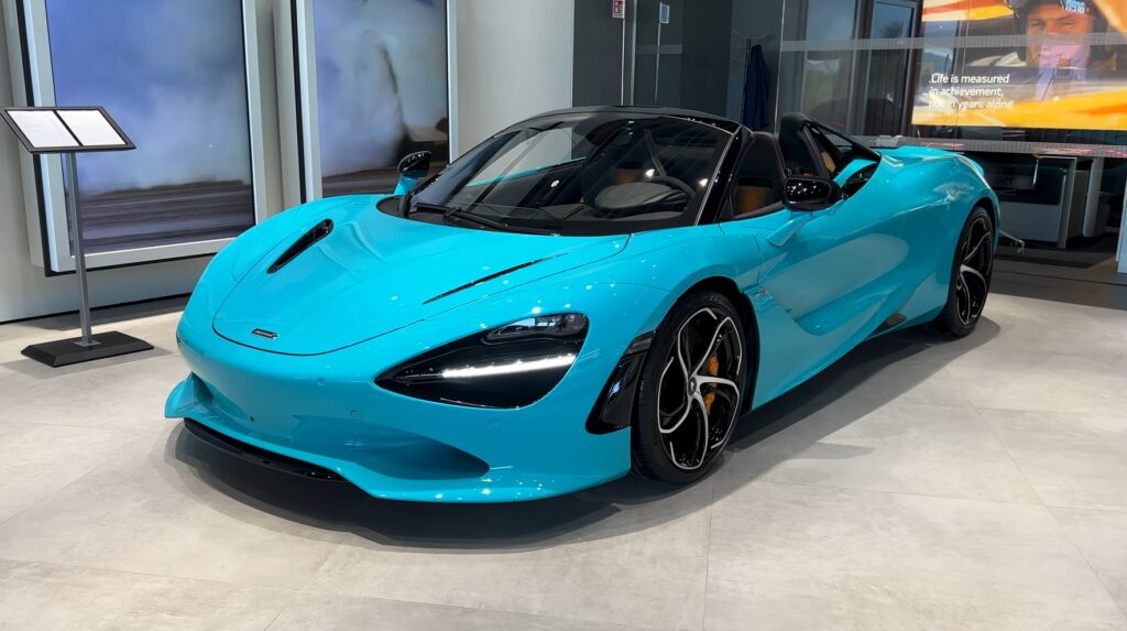 McLaren 750S Tokyo Cyan Front